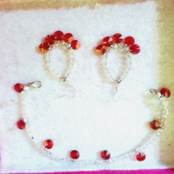 Swarovski Crystal Hand-Made Earring and Bracelet set Cherry Red and White - Picture 7 of 10
